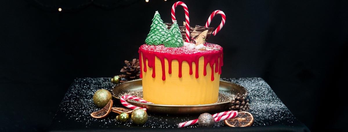 weihnachtlich gestalteter DripCake